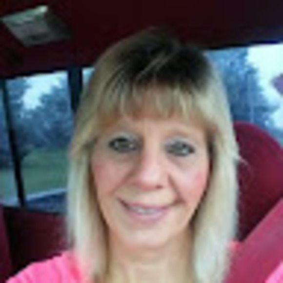 Meet your Posher, Carla - Picture 1 of 1